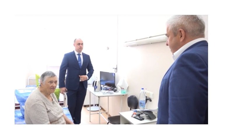 24.04.2019 г.  в кардиологическом и неврологическом отделениях ГБУЗ СО "Новокуйбышевская ЦГБ" оборудованы палаты для участников боевых действий и приравненных к ним лиц. Партией "ЕД" были подарены электрочайники, телевизоры, микроволновки и холодильник.