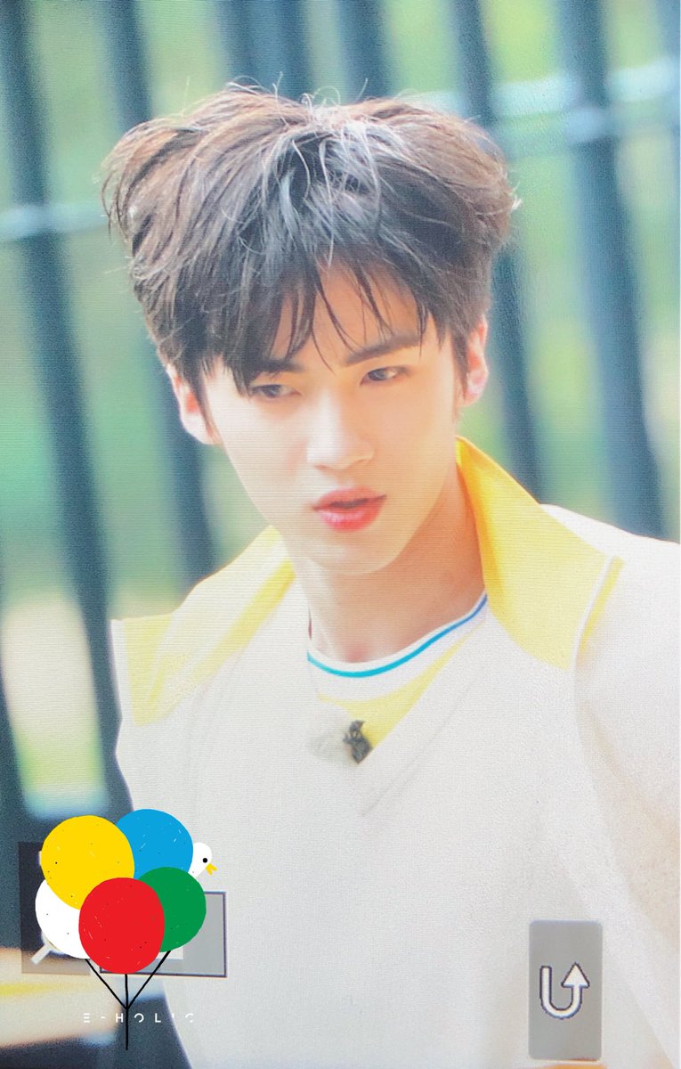 Eternal_holic_'s tweet photo. 190515 재출근
下午录制加油！
#옌안 #YANAN #闫桉 #PENTAGON  #펜타곤 https://t.co/THb71ziz03