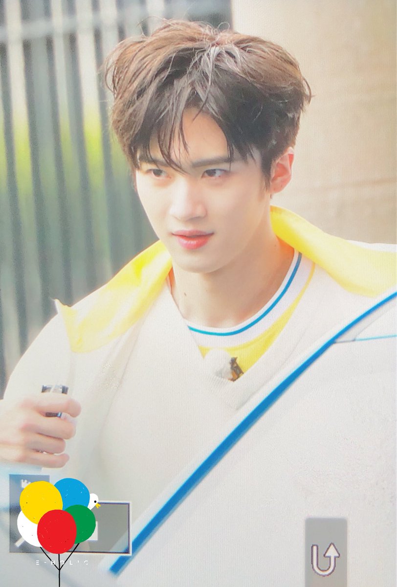 Eternal_holic_'s tweet photo. 190515 재출근
下午录制加油！
#옌안 #YANAN #闫桉 #PENTAGON  #펜타곤 https://t.co/THb71ziz03
