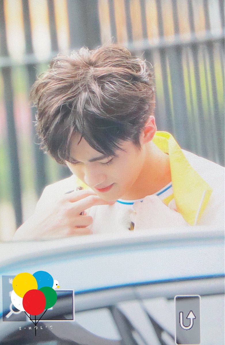Eternal_holic_'s tweet photo. 190515 재출근
下午录制加油！
#옌안 #YANAN #闫桉 #PENTAGON  #펜타곤 https://t.co/THb71ziz03