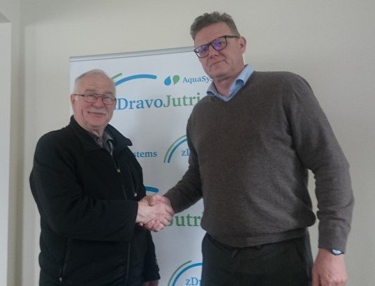 AquaSystemsSlo's tweet photo. Podpiramo dobre projekte. S podpisom sponzorske pogodbe Mestni četrti Brezje - Dogoše - Zrkovci pomagamo pri uresničevanju zastavljenih ciljev, študentsko organizacijo @BESTmaribor pa podpiramo pri organizaciji študentskega inžinirskega tekmovanja. Srečno! #zDravojutri https://t.co/cg6odUxgLy