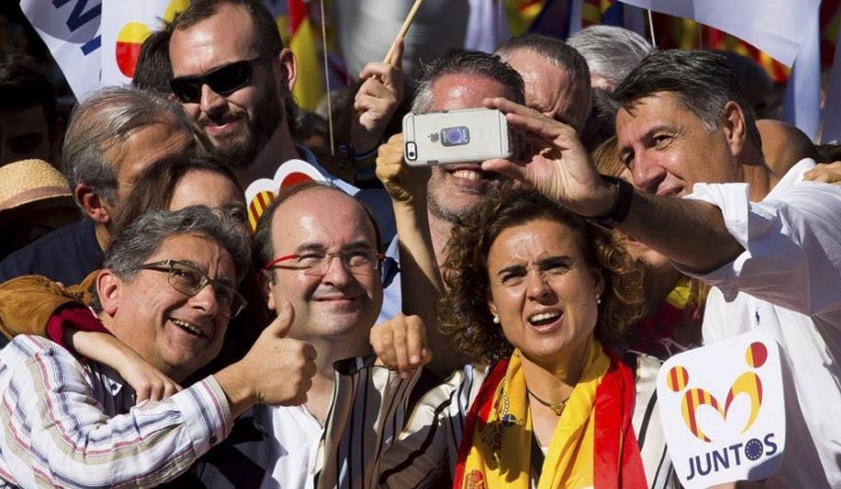 Gest_SEDR's tweet photo. Bon dia @Esquerra_ERC, bon dia @JuntsXCat, espero que li deixeu ben clar a la #DancingMeatball, per on s'ha de fotre la 'cortesia'. Gràcies.
#debatTV3CatRàdio #26M @socialistes_cat #municipalscat #LlibertatPresosPoliticsiexiliats #JudiciFarsa https://t.co/uxi57gPt6F