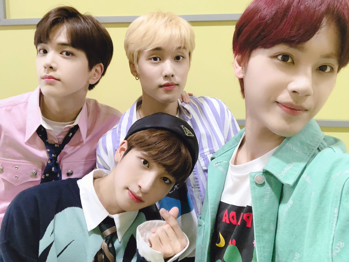 afterparty_idol's tweet photo. IDOL TALK TV๐บ - M.S.G LIVE๐ถ
์ ์ํ 4์ 5๋ถโผ๏ธ ๋ผ์ด๋ธ๊ฐ ์์๋ฉ๋๋ค๐ฅณ
3๋ถ ๐ J.M.T Stage
๋ฅ๋๋จน...โผ๏ธ ๋ฅ๊น
์ด๋ค ๋จน๊ณ ์ถ์๊ฑฐ ๋ค ๋จน์ด,,๐ฅฐ
3๋ถ ๋ณด๋ฌ๊ฐ๊ธฐโถ https://t.co/RrWWlNjF4T
#THEBOYZ #BloomBloom
@Creker_THEBOYZ @WE_THE_BOYZ
#ALLTHEKPOP #MSG
#MUSIC_STAGE #JMT https://t.co/iTEeWWWZNg
