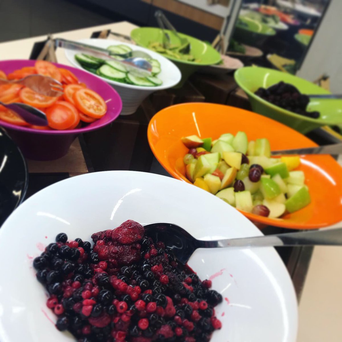connectoneleven's tweet photo. Our healthy breakfast bar is open from 07:30 every morning! #connect #healthyliving #london #londonfood #teamra https://t.co/j0Axt86L6z