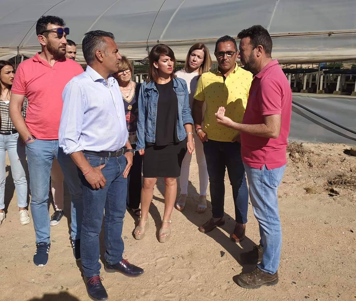 OrtaJenaro's tweet photo. Porque queremos conocer las inquietudes y necesidades de las empresas que forman parte de nuestros sectores productivos,a la vez que trasladar a sus responsables nuestro PLAN y nuestro proyecto de ciudad.
#VotaPSOE🌹
#VotaJenaroOrta
#TúGobiernasConmigo
#LaIslaCristinaQueQuieres❤ https://t.co/F9DcsFyMAL