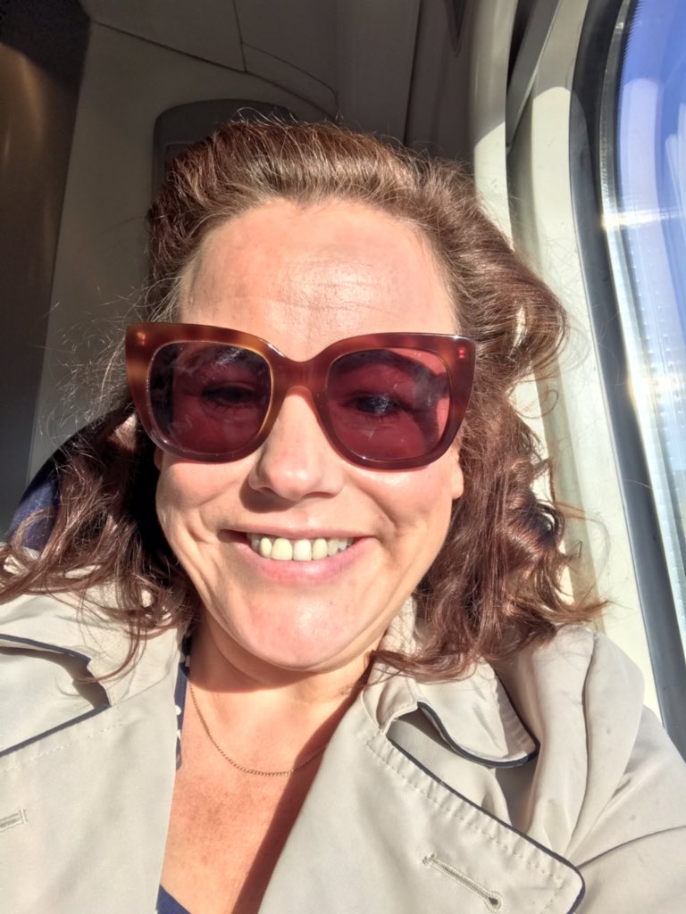MyWorld_Wendi's tweet photo. #Good morning all Iโm off to the big smoke for @TCworldwide European Take Over Day! To talk all things #EmeraldWaterways #Scenic #RiverCruises #Luxury #iliketotalk @ScenicEmerald https://t.co/akxUBMtEtA