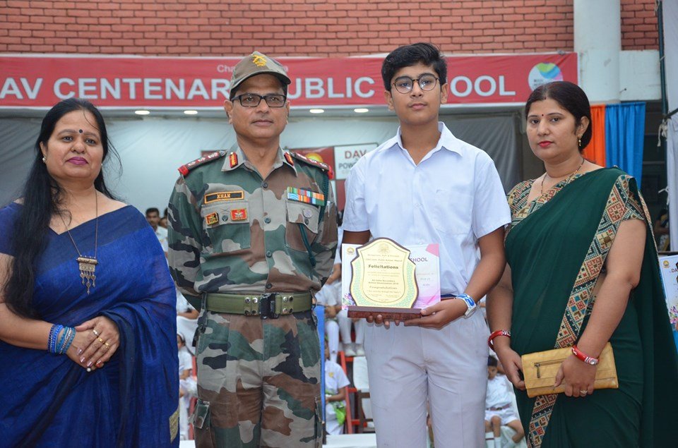 DAVMeerut's tweet photo. Graceful Felicitation Ceremony was organized for all 90% &amp; above scorers along with Subject Toppers, Stream Toppers and School Toppers of Class X &amp; XII of the Academic Session 2018-19.

The prestigious moments of the students were witnessed by the parents. https://t.co/TiCvoVlgAy