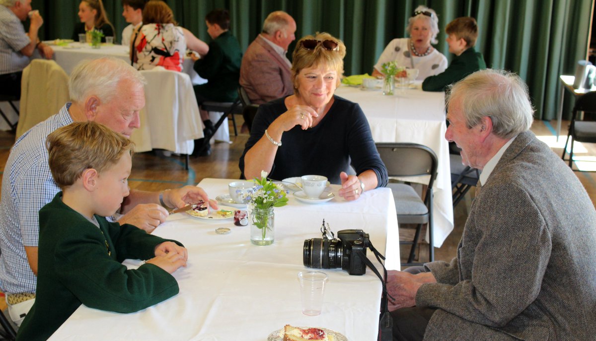 BirchfieldSch's tweet photo. Grandparents' Afternoon @BirchfieldSch yesterday was a resounding success.  The pupils were delighted to show off their work to their grandparents and to partake of afternoon tea with them. #grandparents #afternoontea #gloriousweather https://t.co/XoiHeaTwrI