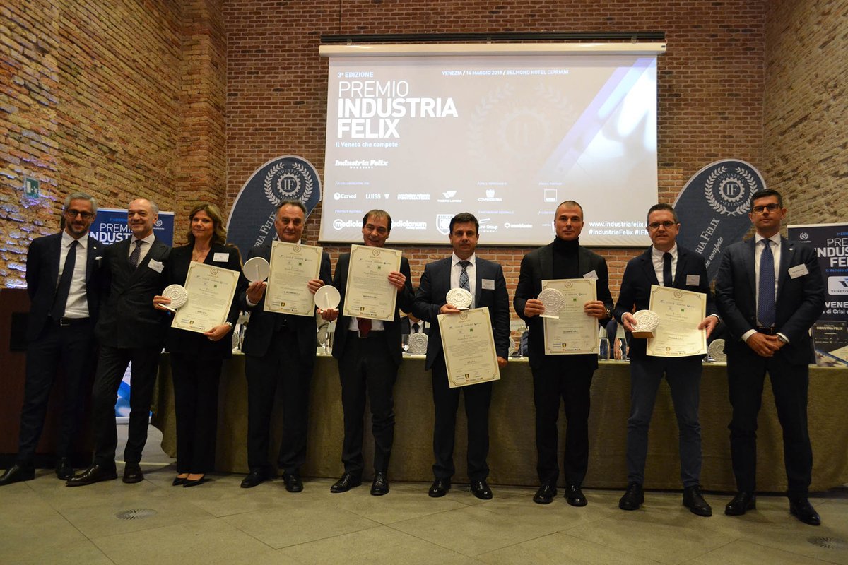 ConfindustriaVe's tweet photo. È andata in scena ieri la 3^ edizione di #IndustriaFelix - Il #Veneto che compete. Sono 32 le aziende con i migliori bilanci premiate al Belmond Hotel Cipriani. 
Fra queste le nostre associate:

✔️Casa Vinicola Botter Carlo &amp; C. spa
✔️Save spa
✔️Zignago Holding spa
✔️Zhermack spa https://t.co/kRjCHDTwID