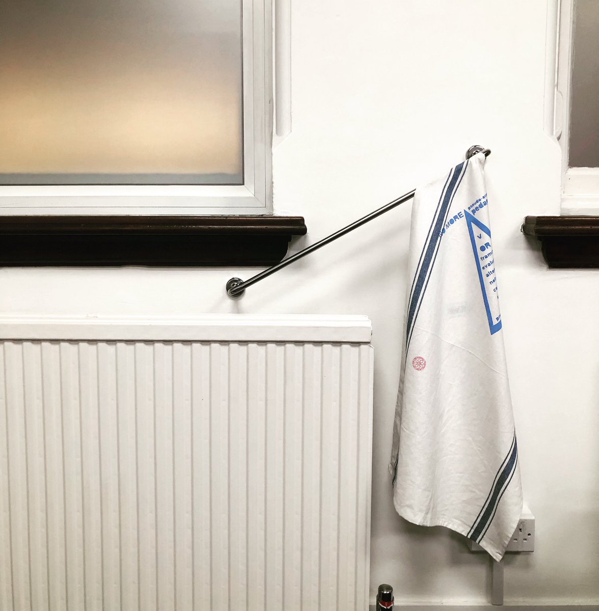 theotherma_TOMA's tweet photo. * TONITE * TONITE * new show opening @PRSolicitors New Bank space from TOMA artists - - - all welcome for drinks + artworks from 5.30-9 in response to theme of domesticity - - - 447 London Road #Southend | FREE | #art #domestic #contemporarypractice #officeart #sculpture #print https://t.co/NgBE21YDrY