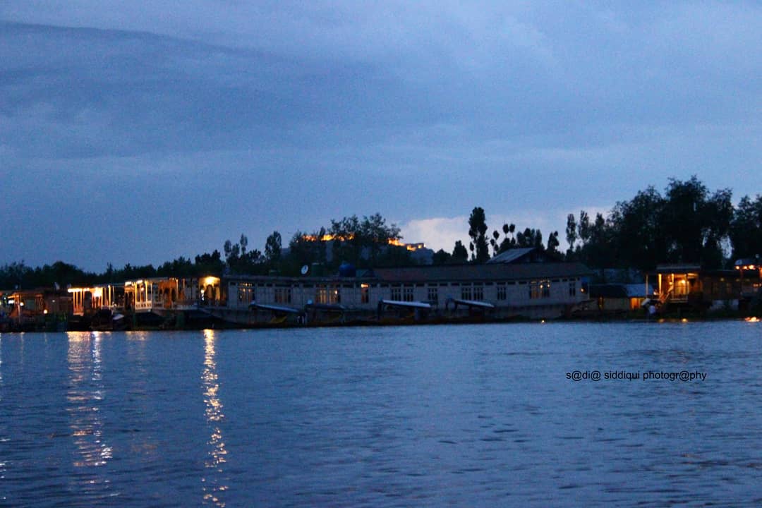 SadiaSi08330976's tweet photo. Gar firdaus bar-rue zamin ast, hami asto, hamin asto, hamin ast.”
“If there is a heaven on earth, it’s here, it’s here"
#trulysaid
#kashmir
#dallake
#myclick https://t.co/UQSlVso7Rk