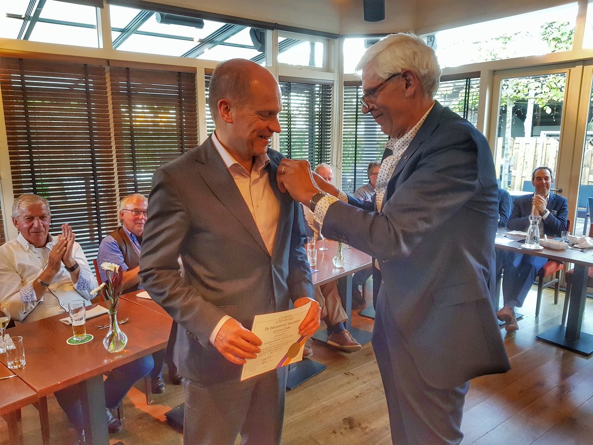 Gisteravond hebben we André Oomen mogen installeren als het nieuwste lid van Lionsclub Berkel en Rodenrijs. Van harte proficiat en welkom bij de club, André! #lions #lionsclub <a href="/Lions_NL/">Lionsclubs Nederland</a>