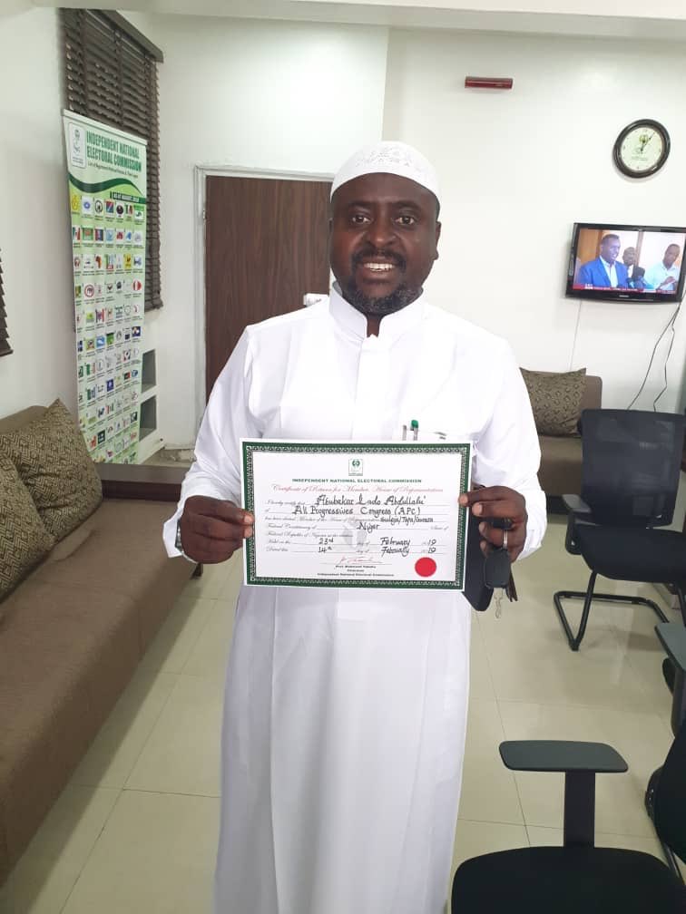 inecnigeria's tweet photo. Presentation of Certificate of Return to  members elect; Hon. Abubakar Lado Abdullahi, from Suleja/Tafa/Gurara Federal Constituency of Niger State &amp; Hon. Sulaiman Aliyu Lere, Lere Federal Constituency of Kaduna State by INEC National Comm, Mohammed K. Haruna @ INEC HQ, Abuja https://t.co/z25KBS0m83