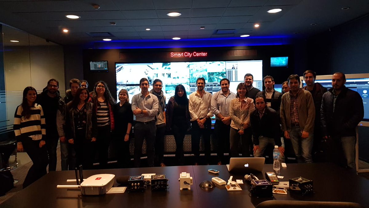 SmartCityTNG's tweet photo. Gracias por la visita del Centro de Ciudades Inteligentes de Económicas UBA a nuestro Smart City Center. @CiudadesUBA @UBAeconomicas @omarquiroga1 @lucaslanza #smartcity #ciudadesinteligentes https://t.co/lPbMMALI8E