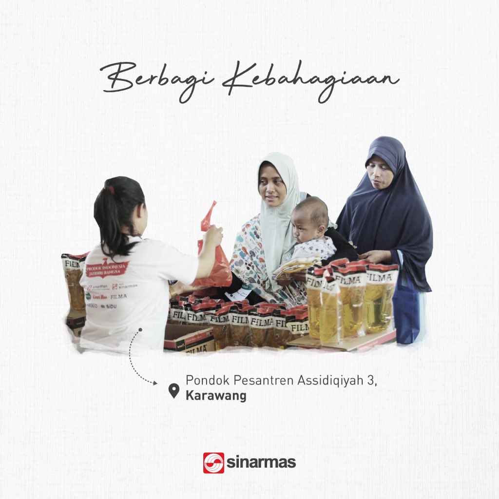 Sinar_MasID's tweet photo. Pemandangan terindah saat #BazaarRakyat adalah wajah-wajah semringah. Di tangan mereka tergenggam minyak goreng kemasan yang mereka beli dengan harga sangat murah. Dengan gembira mereka melangkah pulang.
Itulah berbagi kebahagiaan ala Sinar Mas. Bagaimana dengan Anda? https://t.co/Qv8YY3DUBC