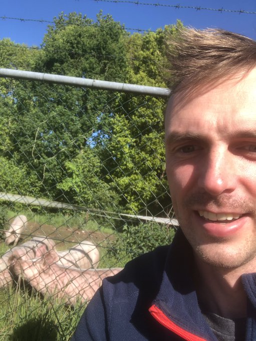 Pigs are curious playful and soc...? https://t.co/RqiHXno13q<a href="/tag/moon"class="tags"><span>#moon</span></a><a href="/tag/newmoon"class="tags"><span>#newmoon</span></a>