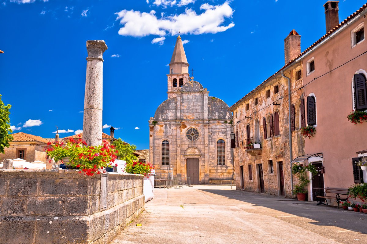 Discovering the magical Svetvincenat.🥰

#loveIstria #traveltips #lovetotravel