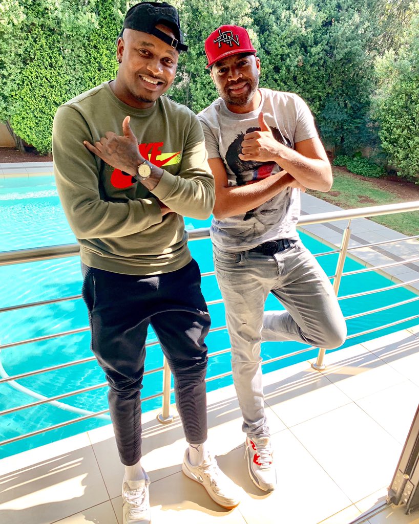 I admire someone who has gone through hell and came out smiling 😊 I admire you @fikzo92 🙌🏼