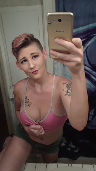 You wish you could touch my body, but why would i ever give a pathetic man like you that privilege? <a href="/tag/goddess"class="tags"><span>#goddess</span></a><a href="/tag/femdom"class="tags"><span>#femdom</span></a><a href="/tag/findom"class="tags"><span>#findom</span></a><a href="/tag/financialdomination"class="tags"><span>#financialdomination</span></a>