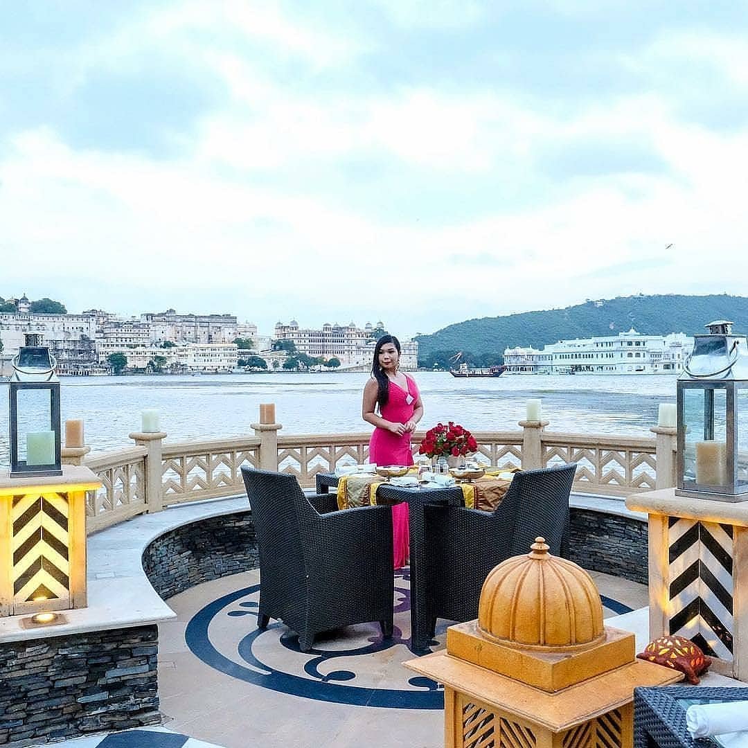 UdaipurW's tweet photo. There is no time to get bored in a place as beautiful as this.
.
#udaipurworld #udaipur #theleela
#UdaipurVlogz #rajasthan #udaipurdiaries #indiapictures #incredibleindia #beautifulindia #beautifulplaces #lonelyplanetindia #hotelsuite #scenic #hotelsofworld #lakeview
@bubblymiles https://t.co/YWpx0cBujv