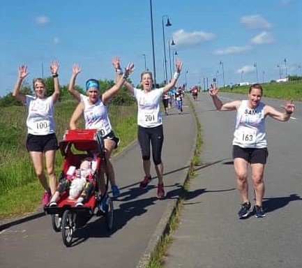 4Lilyfoundation's tweet photo. Team Hope have been part of our Lily family for many years, going from strength to strength, growing in numbers &amp; continuously raising awareness of #mitochondrialdisease Last wknd, the gorgeous Hope was right in the thick of it, at the Commonweal 5 Mile event. Thanks Team Hope! x https://t.co/CzCQ5dYGKE