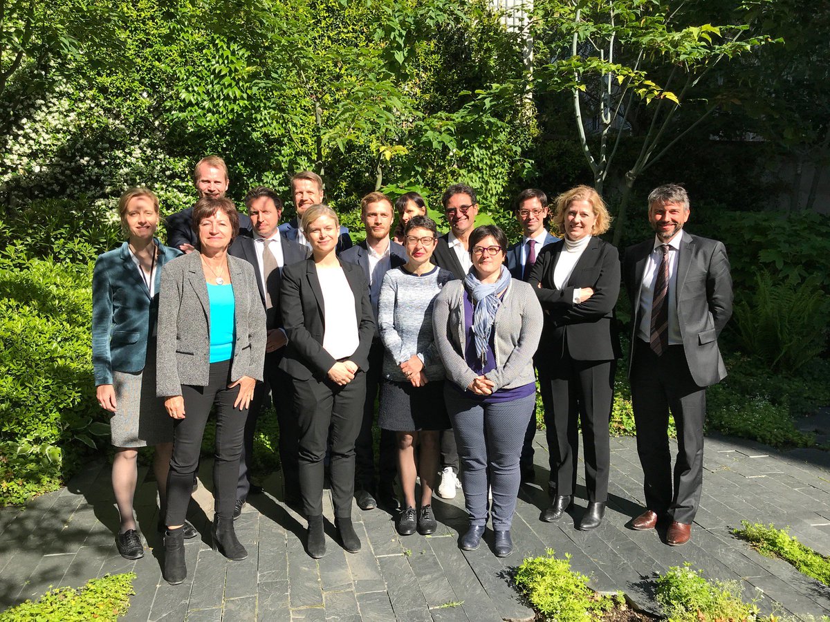 Besök vid franska hälsoministeriet den 13 maj. Frankrike kommer starta ett pilotprojekt för e-recept <a href="/eHalsan/">E-hälsomyndigheten</a> var glada att kunna bidra med information om hur det svenska systemet är uppbyggt samt berätta mer om #Nationellaläkemedelslistan.
