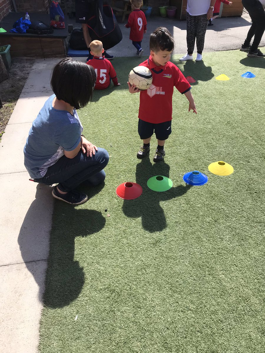 brighterbunnies's tweet photo. Another fabulous grandparent and parent session with the children on Monday @Football1stAcad #intergenerationalactivity #activekidsarehappy https://t.co/9Y2RtnFta1