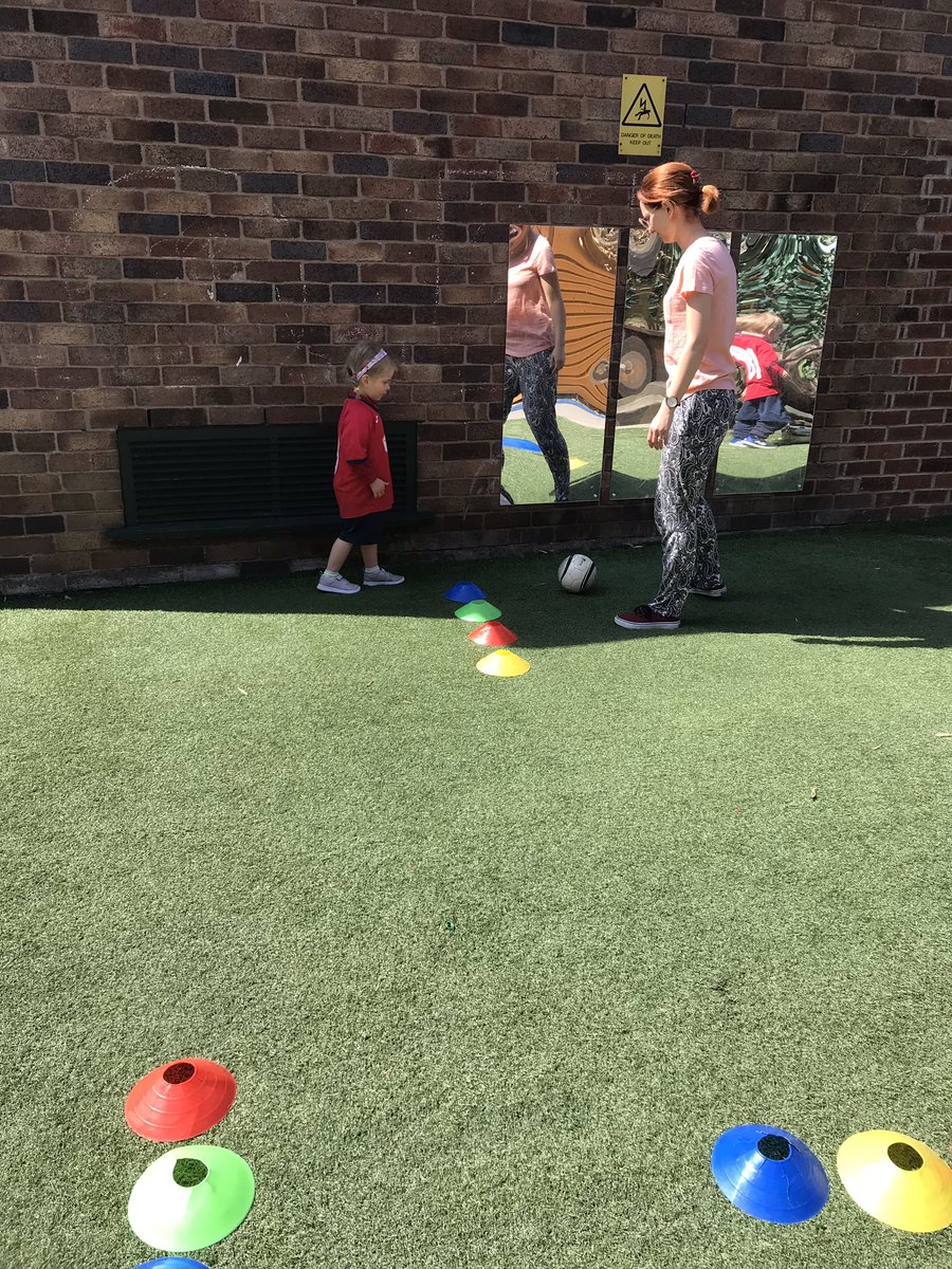 brighterbunnies's tweet photo. Another fabulous grandparent and parent session with the children on Monday @Football1stAcad #intergenerationalactivity #activekidsarehappy https://t.co/9Y2RtnFta1