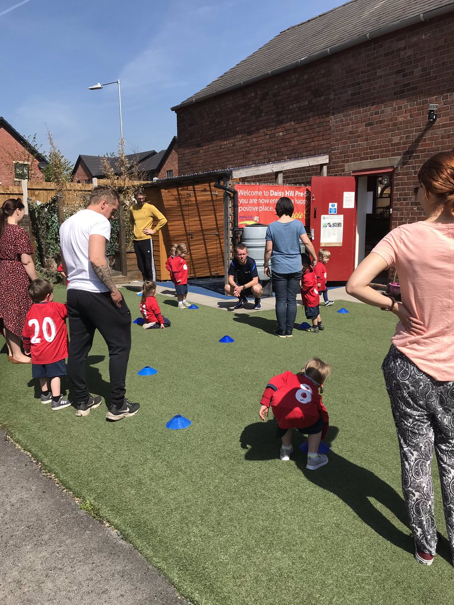 brighterbunnies's tweet photo. Another fabulous grandparent and parent session with the children on Monday @Football1stAcad #intergenerationalactivity #activekidsarehappy https://t.co/9Y2RtnFta1