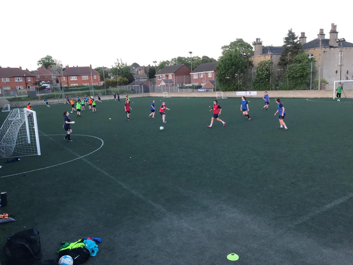 OssettUnitedLFC's tweet photo. Both squads back in full force at Dimple Wells last night for some high intensity Small Sided Games ⚽️🔥 Levels were HIGH after our small post season break 👏🏼👏🏼👏🏼 #OULFC https://t.co/EuVmDExl5S