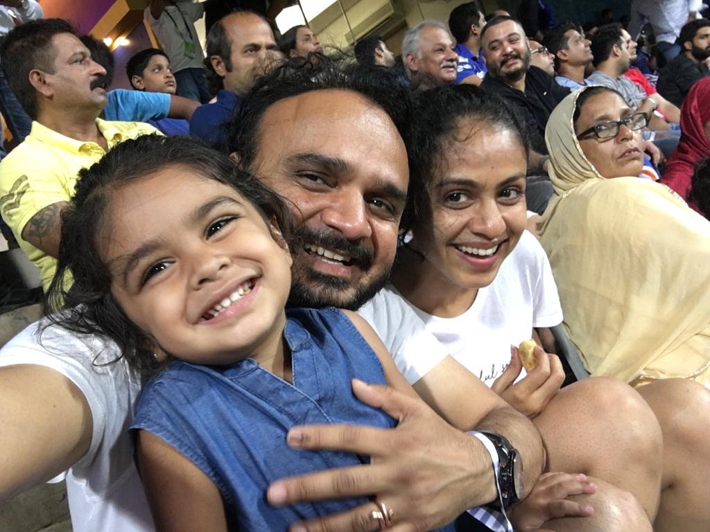 parthivgohil's tweet photo. When everyone in the family is happy to be together,it indeed feels like paradise!

#happyInternationalFamilyDay #internationalfamilyday #internationalfamilyday2019 #LaFamilia #Familylove #wearefamily #familygoals #HappyFamilyDay #familylife #familytime #nirvigrams #postofteday https://t.co/BRpX4Tknia
