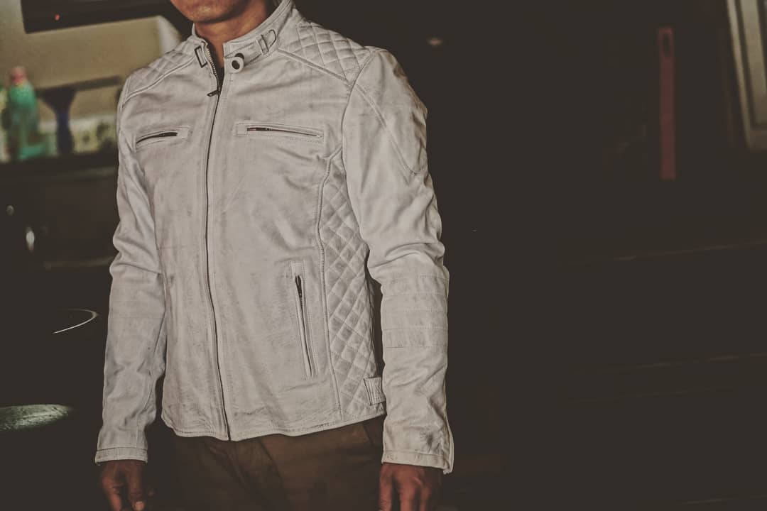 nagurawork's tweet image. 高槻市にあるSPEED TECさんからご注文いただいてたDiamondSingleのWHITEを納品に✨
先日のT.O.T参戦車両のGPZ900Rは既に秋に向けて何やら作業してました。秋のT.O.Tはうちも参加したいなぁ🤔

#sbdleather #SPEEDTEC #GPZ900R
 #DiamondSingle