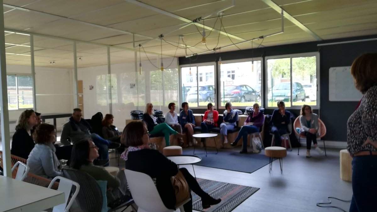 ibaud4's tweet photo. 📣top départ ce matin au @le_cnam_pdl pour une formation alternant de l'accompagnement collectif et individuel pour 15 enseignants 👫de l'enseignement privé - Formiris PDL : " Redonner du sens et piloter sa trajectoire professionnelle" sous le ☀️ de la pédagogie active‼️ https://t.co/65bAEBtpzu