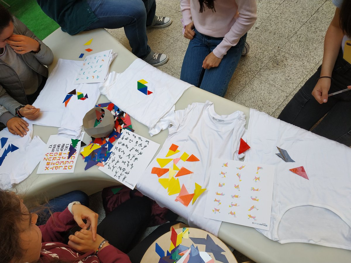 IngDeusto's tweet photo. ¡Ha empezado #ForoTech2019! Ya tenemos aquí los primeros colegios que se han animado a la Exposición #tecnologica.
Diseña tu propia camiseta, conoce #DeustoMotoTeam y #DeustoDroneTeam, Proyectos de energía sostenible, #dycon, realidad aumentada #vr y mucho más en #forotech https://t.co/9Sa9GZRhHe