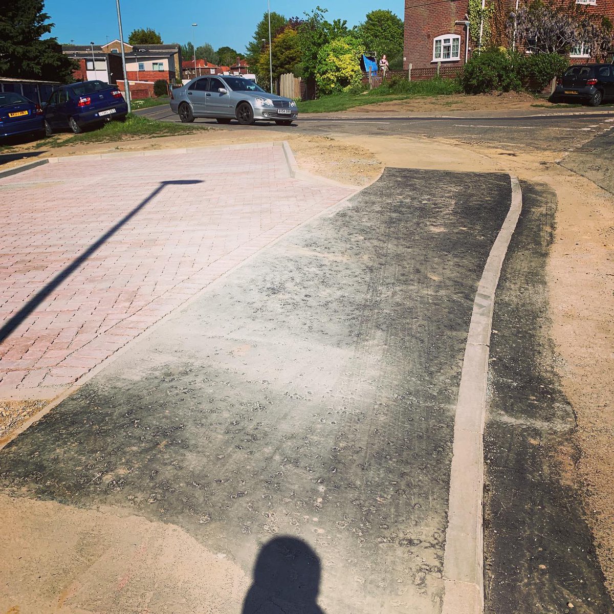Works fully completed @ Bowers Avenue, permeable drive and crossover installed. We think it looks great 👍 thanks to our great team for getting this done on time. #teamworkmakesthedreamwork #permeablepaving #construction #jobdone #ontothenext