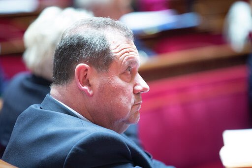 max_brisson's tweet photo. Sur les bancs de la commission jusqu’à vendredi pour l’examen du projet de loi #EcoledelaConfiance    482 amendements en débat.#Sénat #ComCultEduc #PJLEcole #PJLBlanquer. https://t.co/sSrjLqdBnW