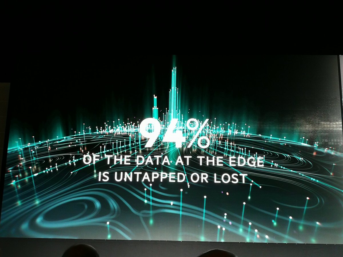 IFIConsulting's tweet image. "chi riesce ad analizzare questi dati in tempo reale ha i superpoteri" commenta @stefano_venturi #intelligentEdge #DataDrivenSociety #HPEDiscoverMore @HPE_IT #IdeasForInnovation