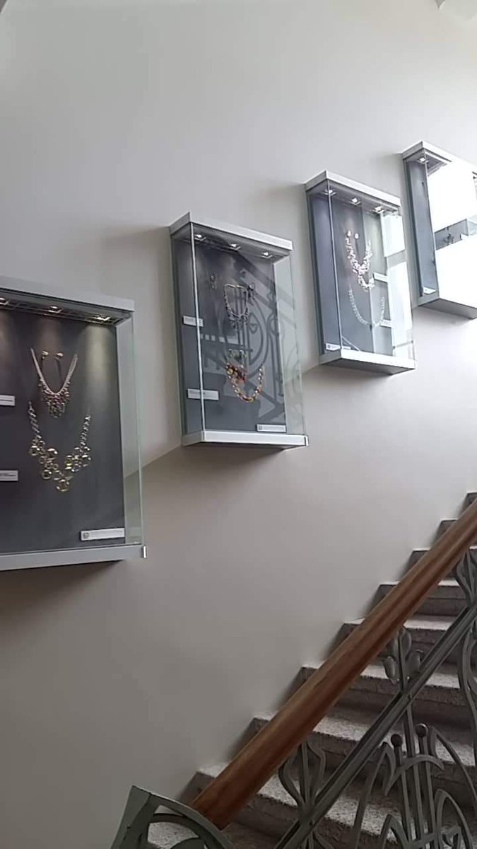 KajaBijoux's tweet photo. My 15sec of fame... 😍
#myjewellery #partoftheexhibition #gardenparty #necklace #earrings #cornelianstarbeads #crochetrope #fringes #designed for @PreciosaOrnela #handmade #jewellery by #kaja_bijoux #prague #jablonecnadnisou #museumofglassandjewellery #beadedjewellery https://t.co/Cwy3fDx2q0