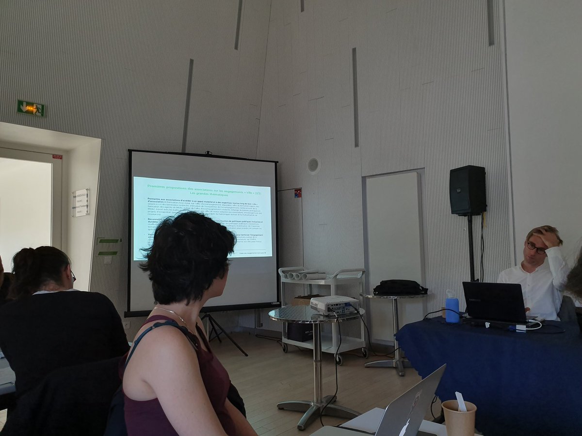 [vie associative #Paris] Session travail ce matin du comité associatif pour la charte des engagements réciproques.