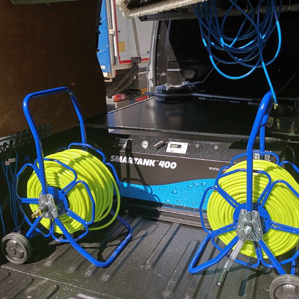 streamline_sols's tweet photo. The sun is out and another STREAMLINE Smartank hits the road as part of the latest van installation. #windowcleaning #smartank #windowcleaningvan https://t.co/vP30vuOc0s