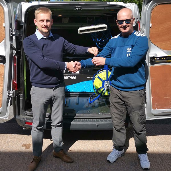 streamline_sols's tweet photo. The sun is out and another STREAMLINE Smartank hits the road as part of the latest van installation. #windowcleaning #smartank #windowcleaningvan https://t.co/vP30vuOc0s