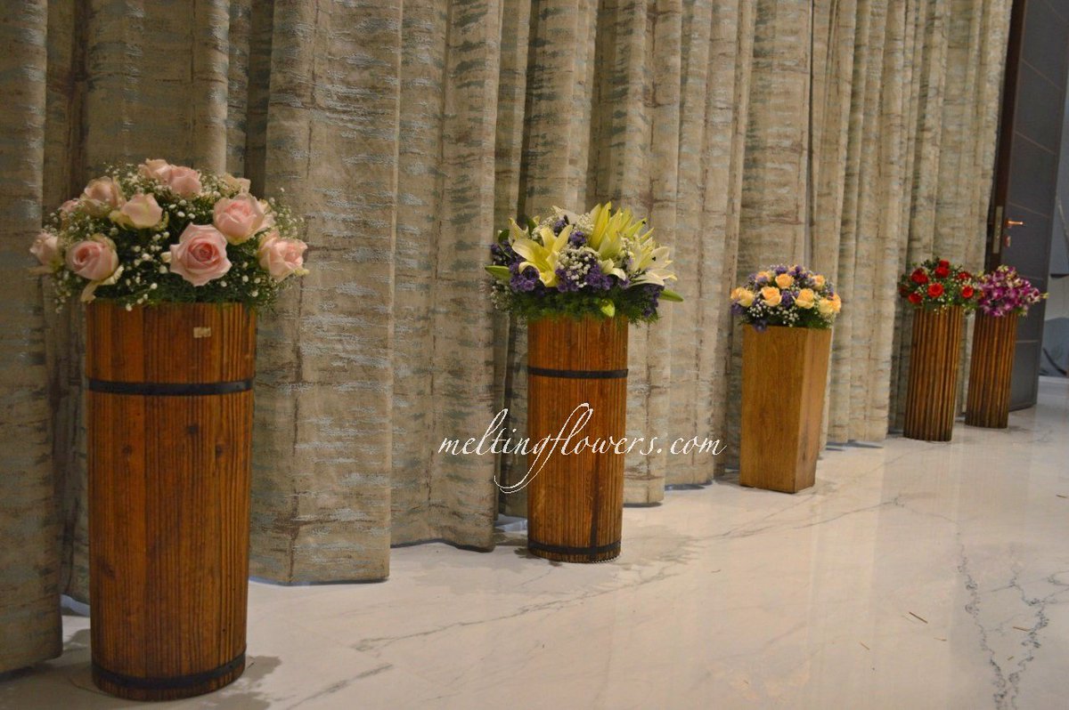 meltingflowers's tweet photo. Ideas Of Bedroom Flower Decoration. https://t.co/vo2YON8xoN
#BedroomFlower #BedroomFlowerDecor #BedroomFlowerDecoration #EventsDecoration #Sangeet #ShowroomDecoration #FlowerDecoration #WeddingsBangalore #weddingDecorations #Bangalore #BangaloreWedding #Karnataka #Weddings https://t.co/t9NHY51d9p