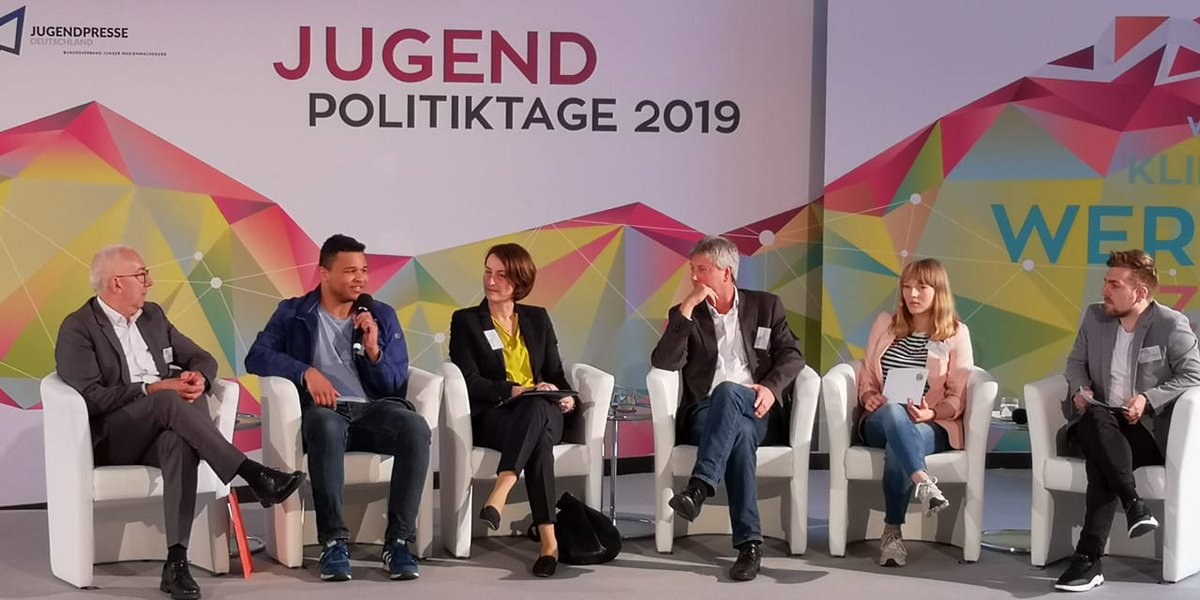 WebDays2019's tweet image. #WebDays2019 @ #jpt19: Unser Teilnehmer Frederick auf dem Podium. Diskussion mit @BMJV_Bund @BMBF_Bund @BMAS_Bund und @BMZ_Bund zum Thema &quot;Schöne neue Welt - Wie wollen wir lernen und arbeiten?&quot; #webdaysberlin #webdays #jugendkonferenz
