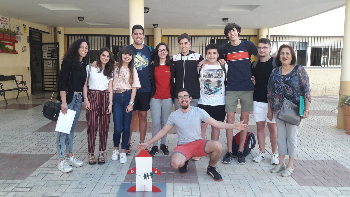 EcoMiraya's tweet photo. Nuestro equipo viaja a la #feriaciencia19 Buena suerte! @IESMirayadelMar https://t.co/fTBPwVubg3
