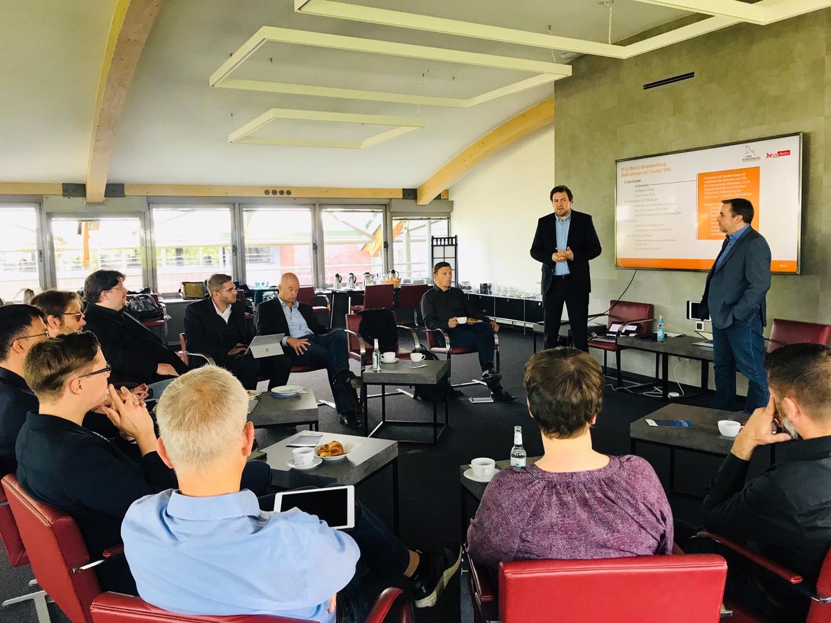 Wir sind heute mit dem Thema Künstliche Intelligenz bei der @UFA_GmbH zusammen mit <a href="/BerlinPartner/">Berlin Partner</a>, Cluster IKT, Medien und Kreativwirtschaft, <a href="/WFBBrandenburg/">Wirtschaftsförderung Brandenburg | WFBB</a> und <a href="/multicast_media/">Multicast Media GmbH</a>!  #KI #medianet