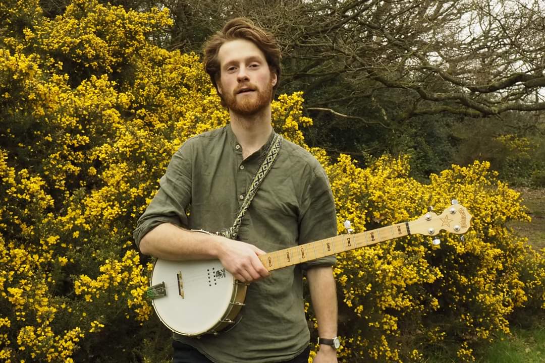 The All Night Chemist (@night_chemist) on Twitter photo I'm doing my first full length solo show at <a href="/TheHarrisonFolk/">The Harrison Pub</a> on the 4th June for <a href="/pearolegs/">Pear O’Legs Records</a>
Gonna have some new songs ready for it, been working on lots of new material, it's something a little bit different
Hope to see you there!
pearolegs.com
#Folk #NewMusic #gig I'm doing my first full length solo show at <a href="/TheHarrisonFolk/">The Harrison Pub</a> on the 4th June for <a href="/pearolegs/">Pear O’Legs Records</a>
Gonna have some new songs ready for it, been working on lots of new material, it's something a little bit different
Hope to see you there!
pearolegs.com
#Folk #NewMusic #gig