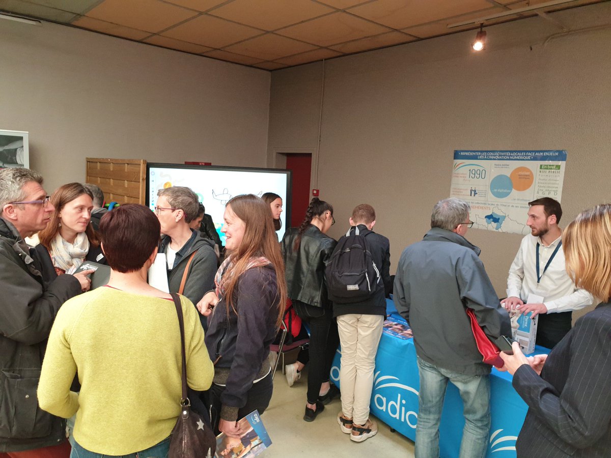 RenaudDevil's tweet photo. Le stand @Adico60 ne désemplit pas avec nos experts @YoannChantereau @sevadico @RenaudDevil.
Beaucoup de #projets #numerique
#Normandeday https://t.co/ZSYLV99xNv