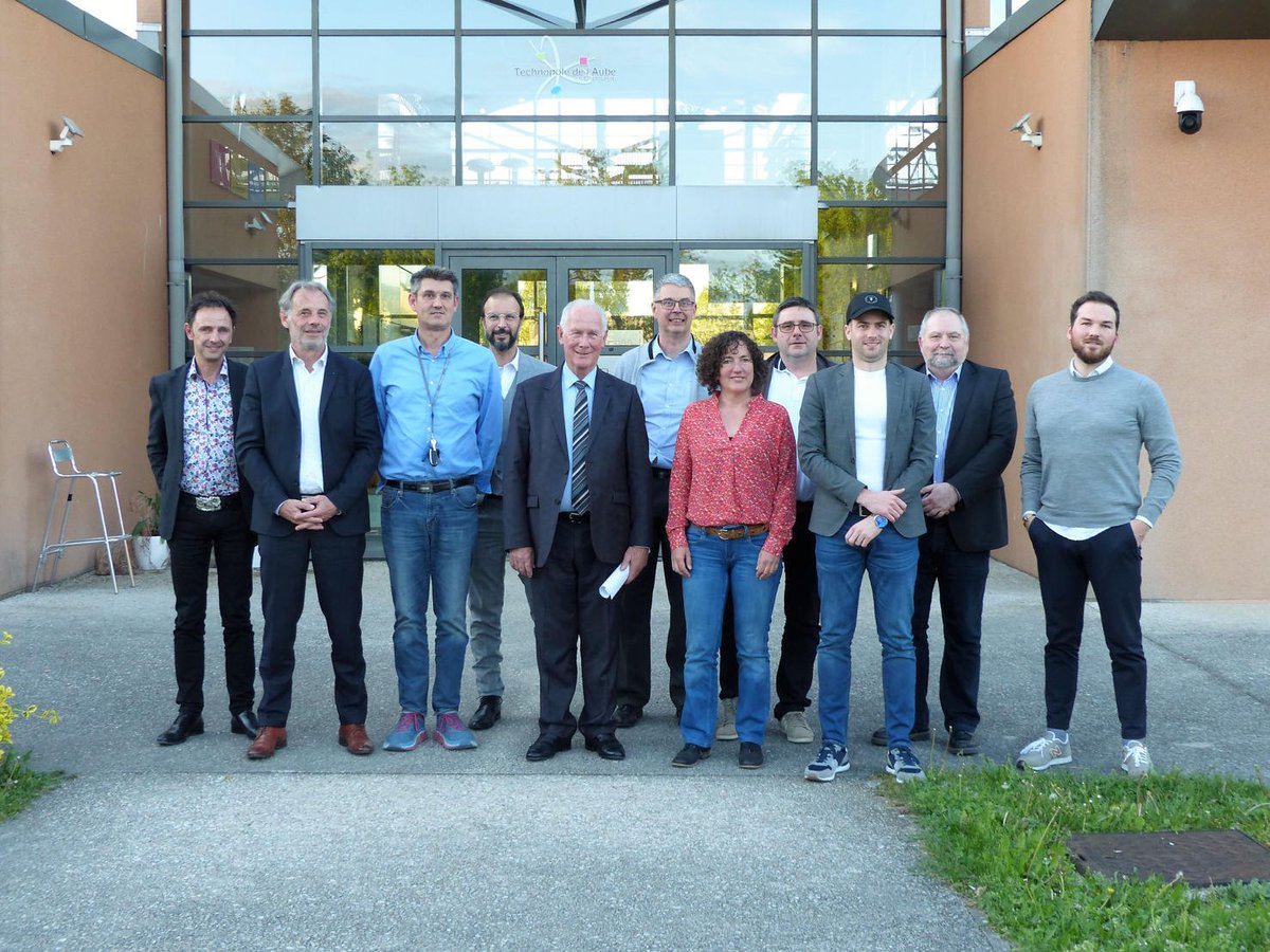 ⚠️Communauté #FrenchTechTroyes, #PlugAndStart, 
c'est ce soir à 18:07 sur @fbleuchampagne avec <a href="/oliviercattiaux/">Olivier Cattiaux</a>, dans l'emission " C'EST MIEUX ENSEMBLE ". 

À ce soir 😉