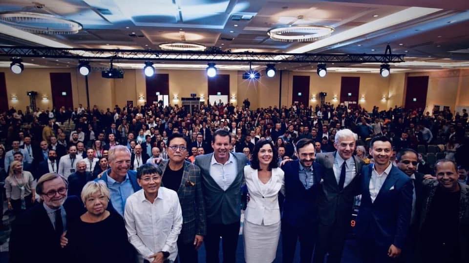 Veronica Tan tweet media