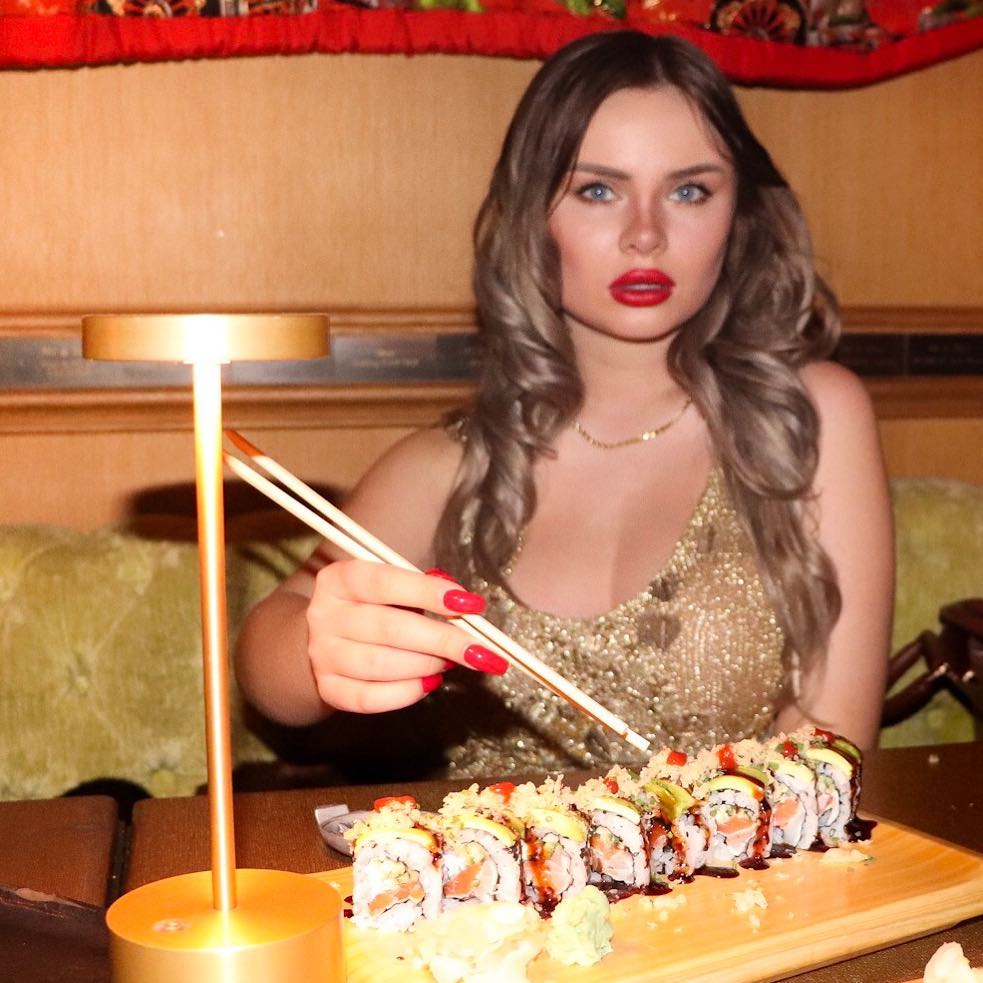 De passage dans notre restaurant, l’influenceuse Laetitia Lo Iudice a apprécié nos sushis… 🍣

#MayaBayMonaco #lety__lo